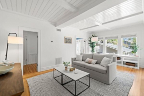 The Adaline Room #6 - Stunning Hyde Park Apartment, 1st Floor, Steps to Bayshore